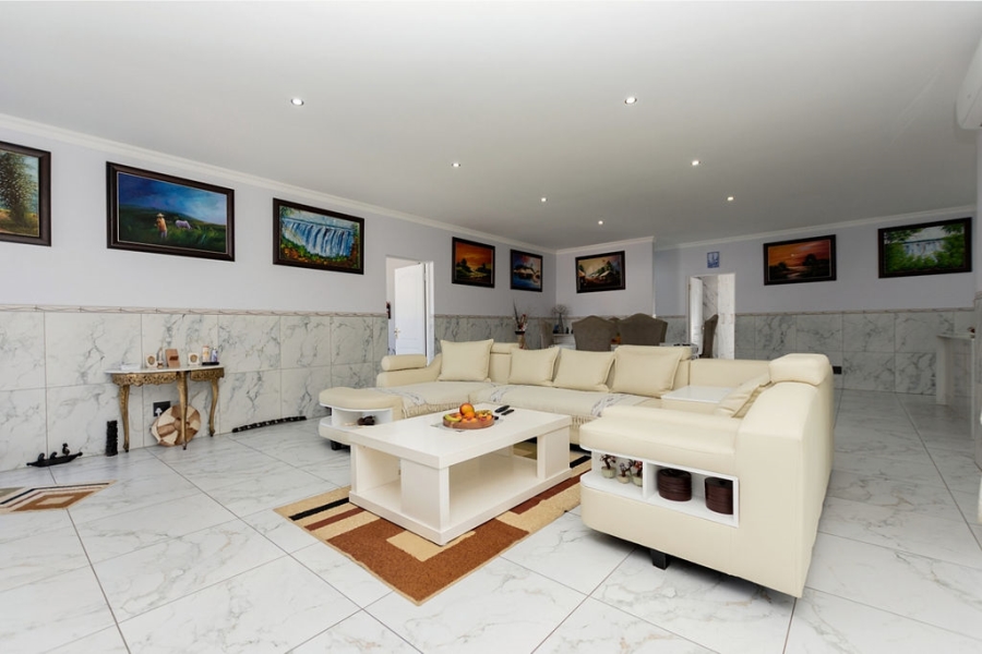 3 Bedroom Property for Sale in Country Club Western Cape